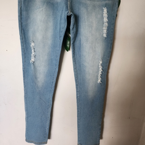 Pull On Skinny Jeans Light Wash Slightly Distressed NWT - Picture 4 of 11